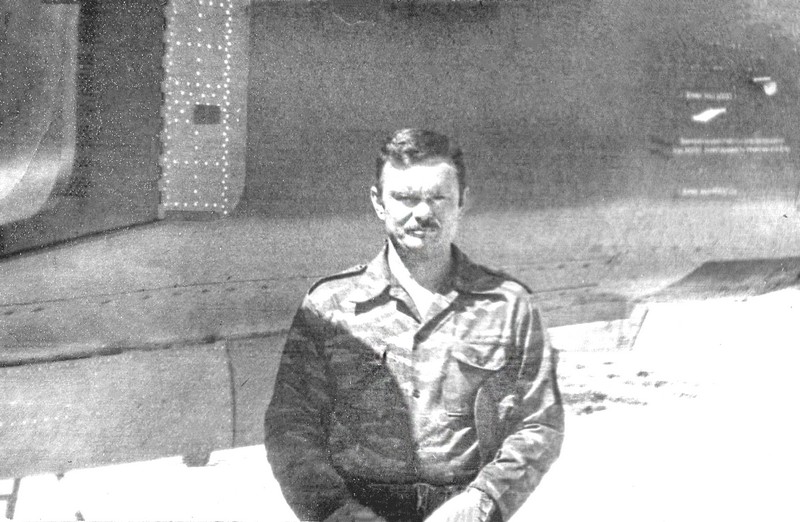 Советский летчик МиГ-23МЛ Е.Г. Хромоов. Лубанго, 1985 г.