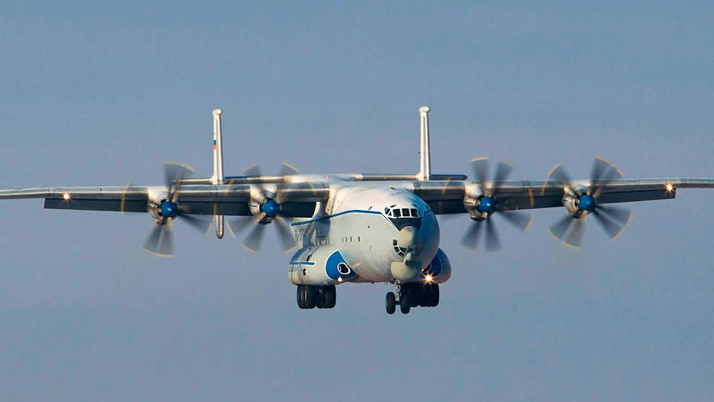 Ан-22 на посадочном курсе